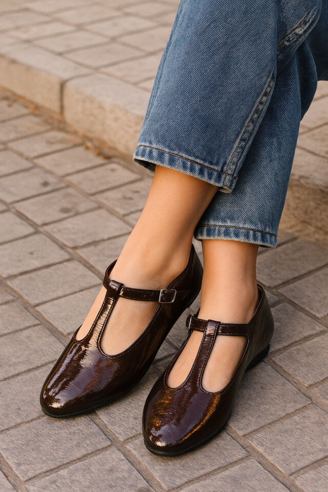 Kahverengi Rugan T-Strap Mary Jane Tasarım Babet Kahverengi Rugan - 40
