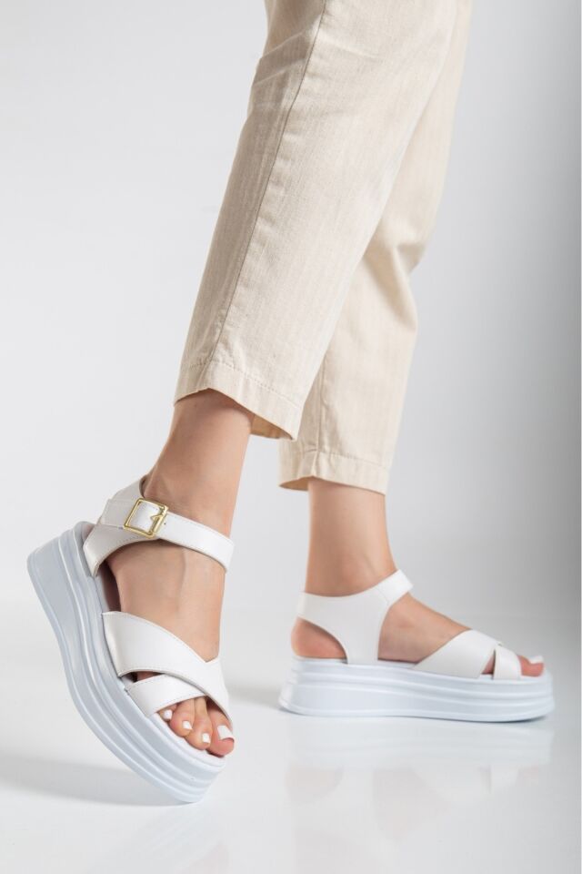 Sade Düz Platform Dolgu Taban Sandalet Beyaz - 38