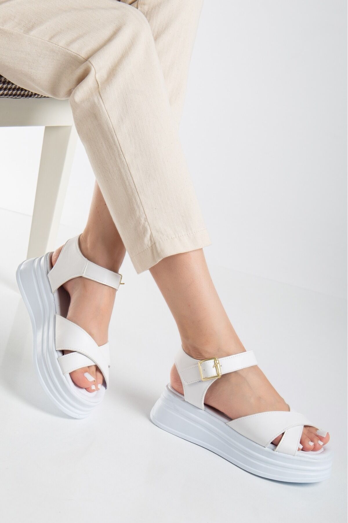 Sade Düz Platform Dolgu Taban Sandalet Beyaz - 39