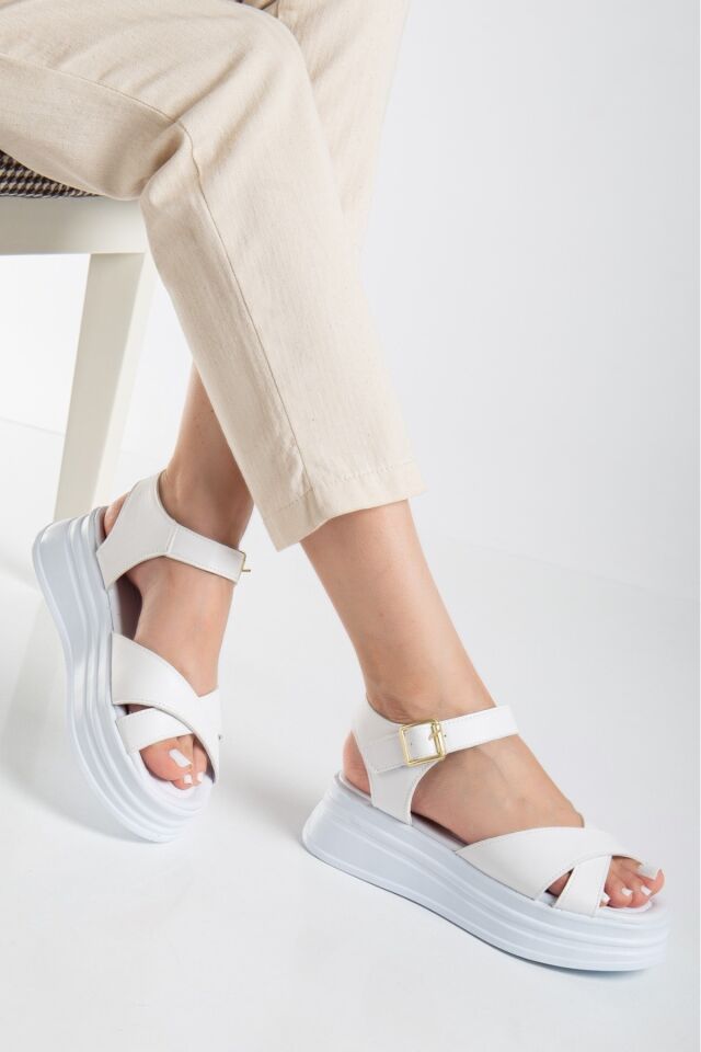 Sade Düz Platform Dolgu Taban Sandalet Beyaz - 40