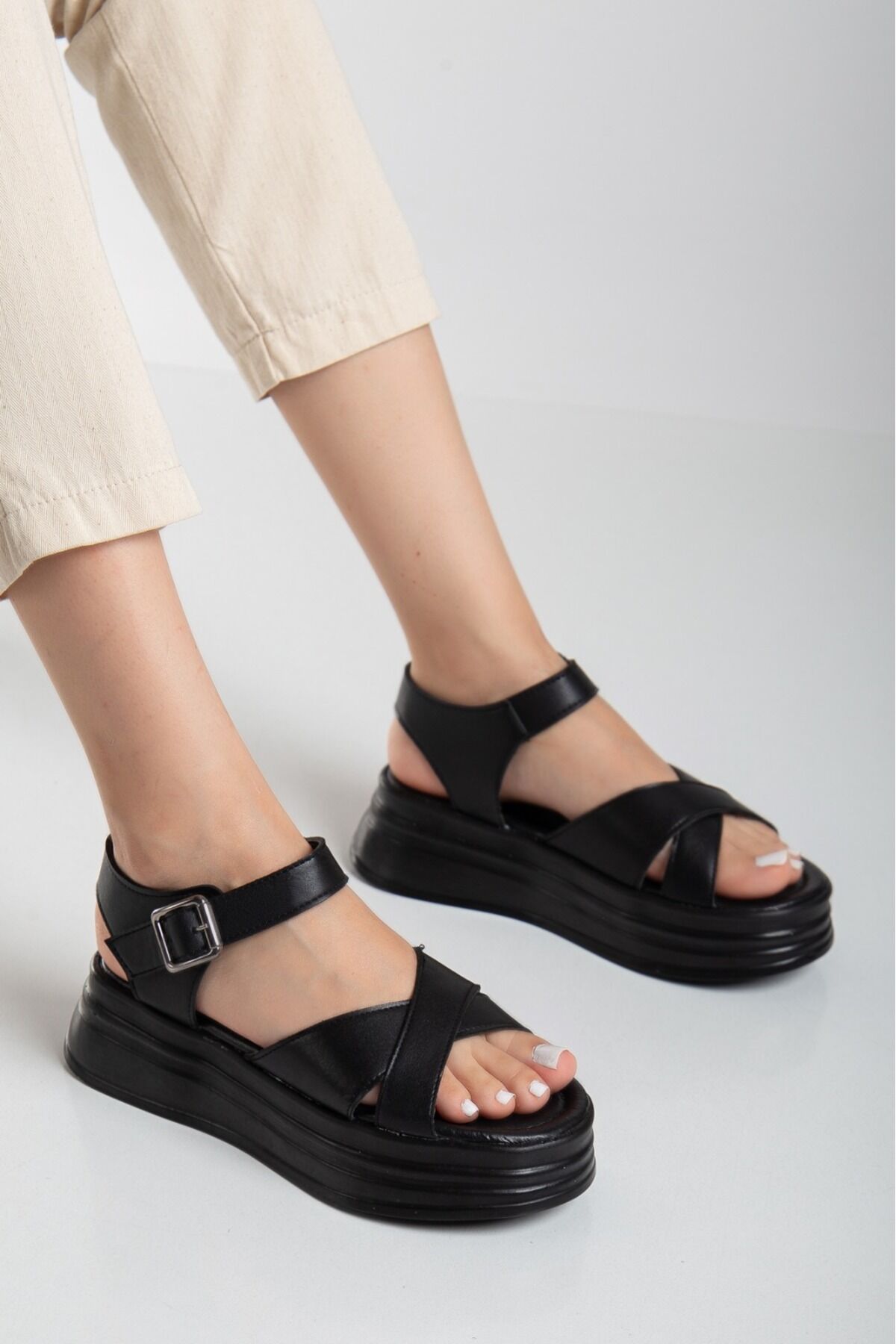 Sade Düz Platform Dolgu Taban Sandalet Siyah - 39