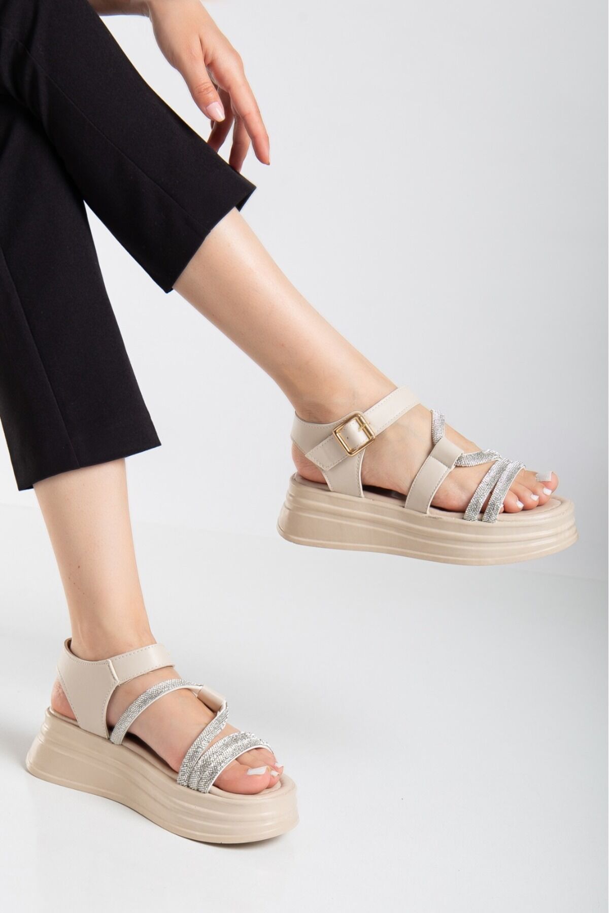 Taşlı Platform Dolgu Taban Sandalet Bej - 36